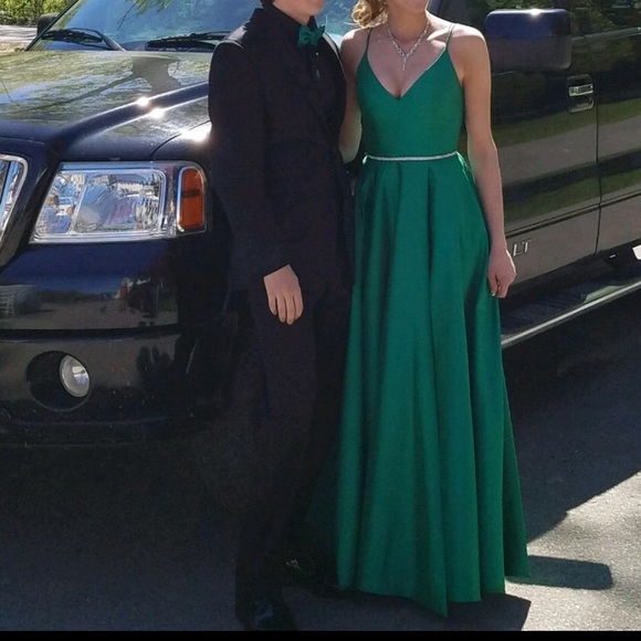 Sherri Hill prom dress - Picture 4 of 6